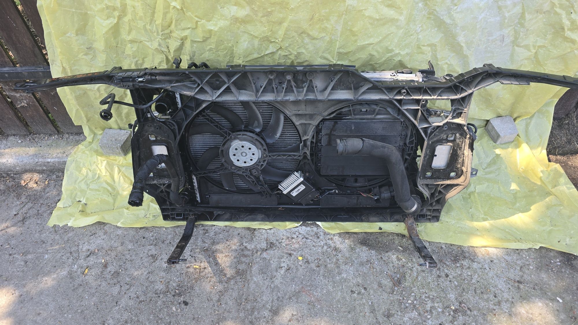 Pas przedni z chłodnicami Audi A4 B8 3.0 tdi manual 08-12