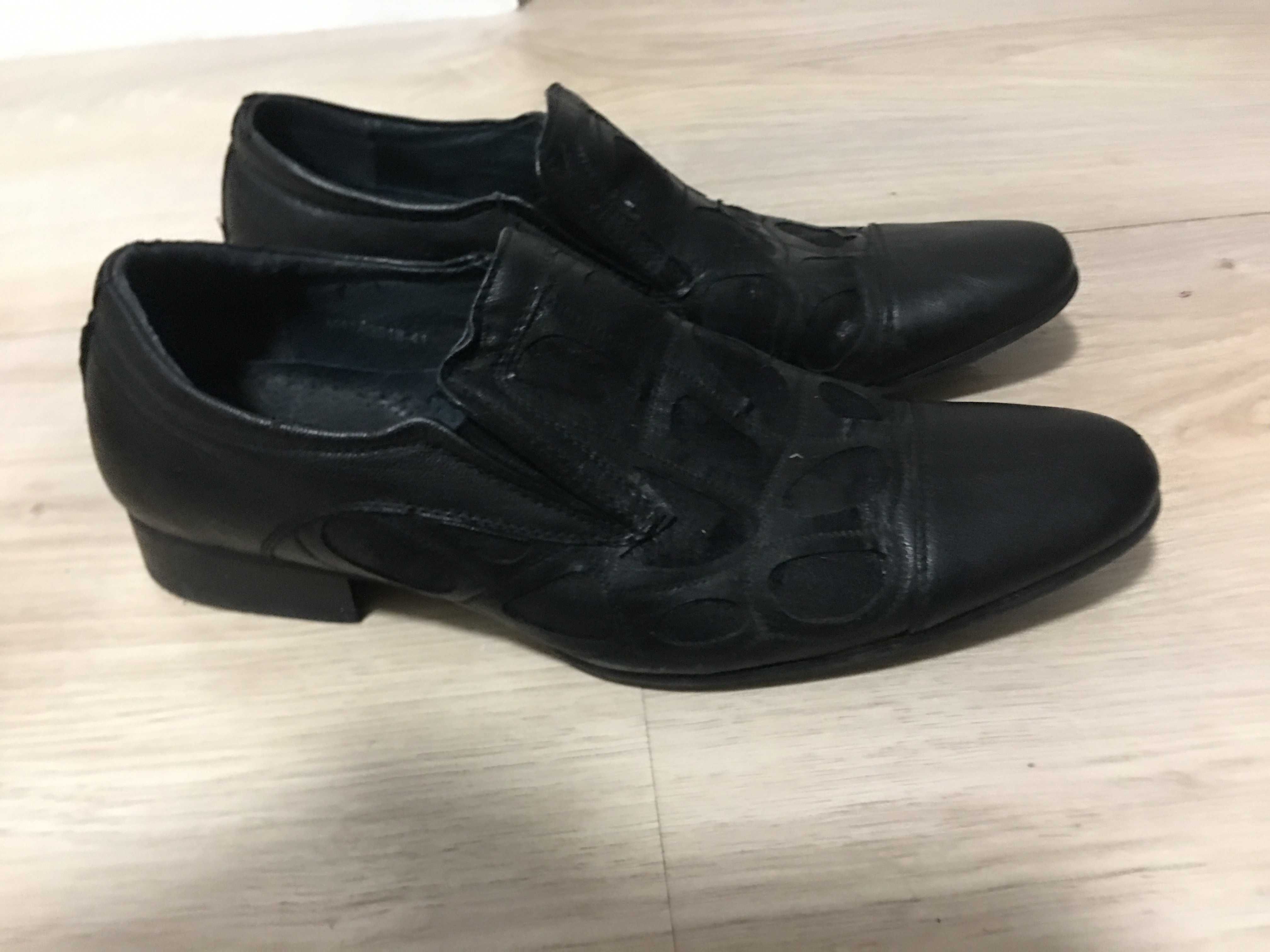męskie buty mało używane skóra z zamszem, czarne , rozmiar 41