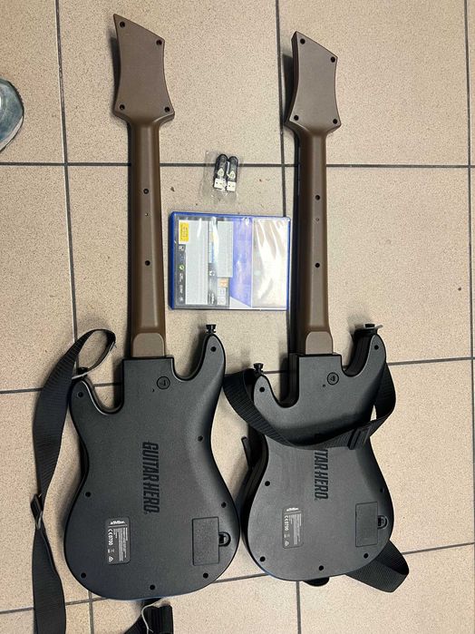 Guitar Hero Live ps4 + 2 giatry + 2 odbiorniki