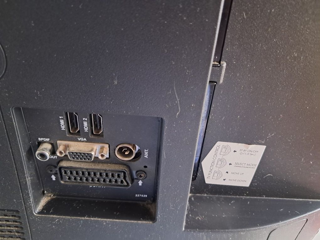 Televisor SHARP, LC-32LD135V