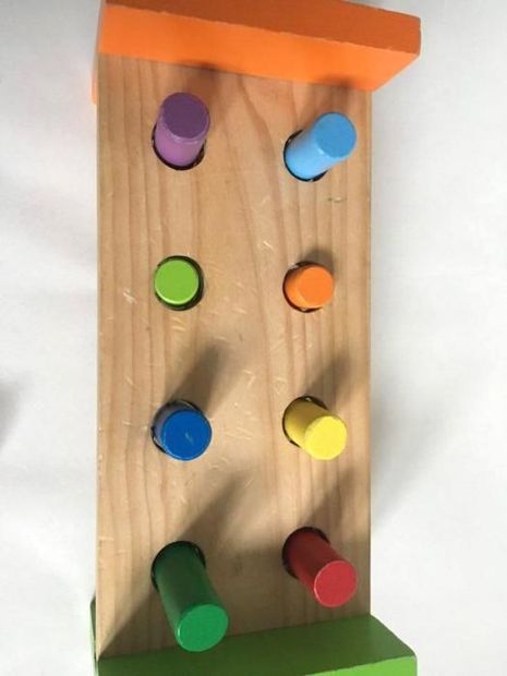 Kolorowa drewniana przebijanka dla dzieci