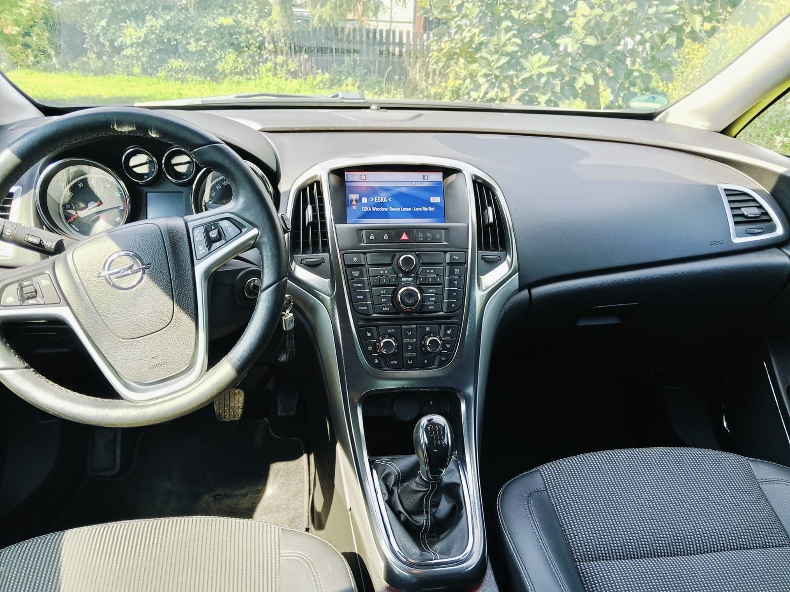 Astra j 1.4t 140km przebieg  100 tyś navi bi xenon