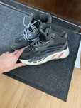 Кросовки Yeezy Boost 700