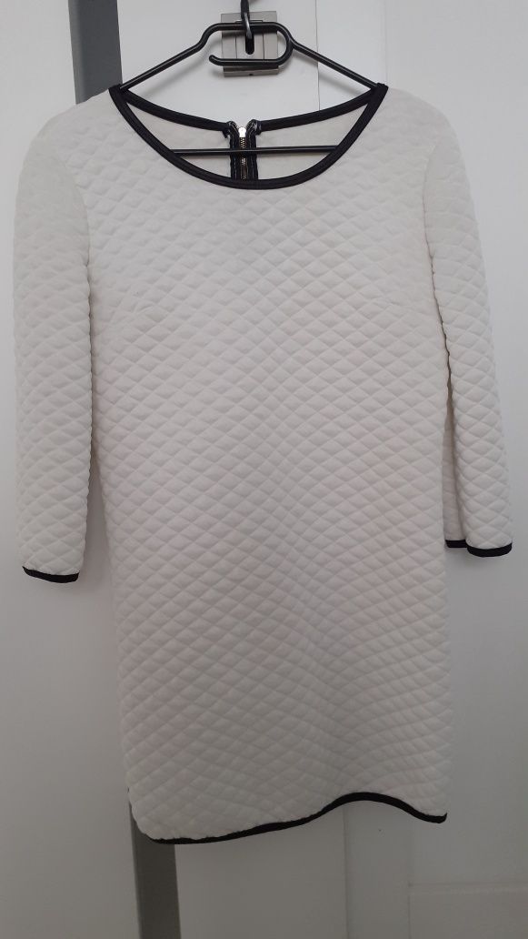 Sukienka mini biała pikowana tunika S 36