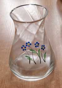 Stary wazon ze złotym brzegiem i kwiatkami