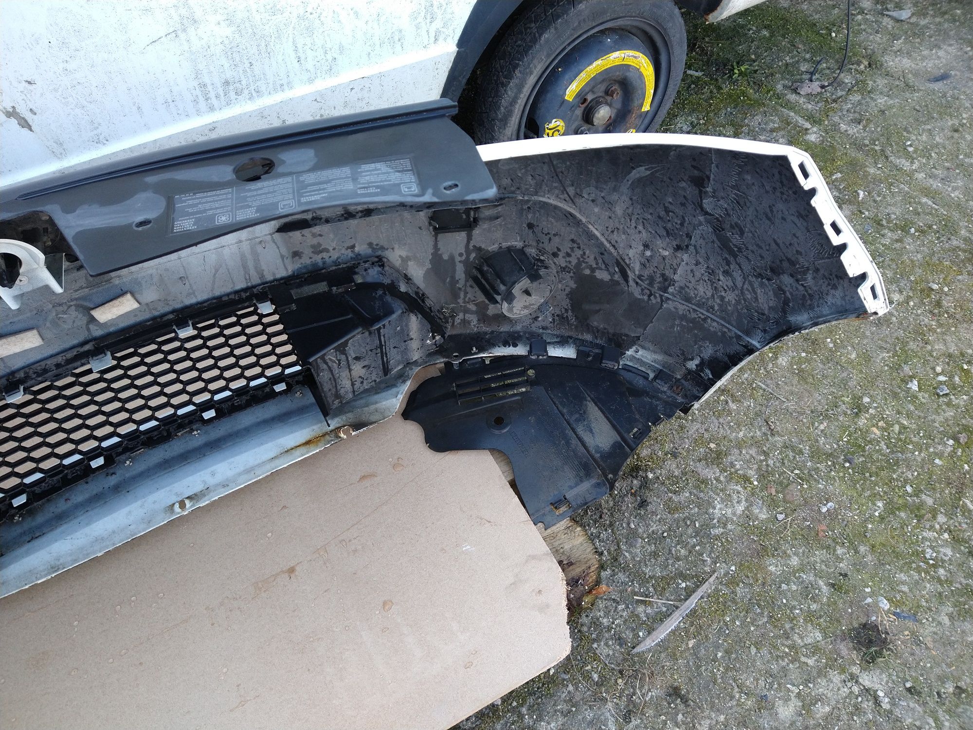 Dacia Sandero zderzak przód ov369