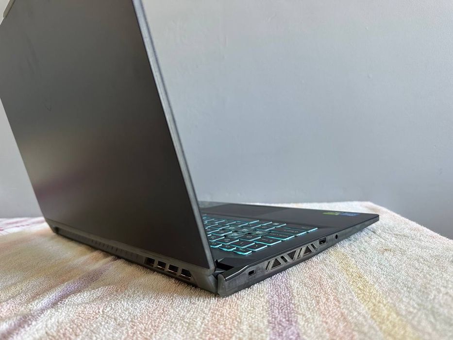 Laptop MSI Cyborg 16GB RAM 512GB SSD GeForce RTX4050
Windows 11 Home