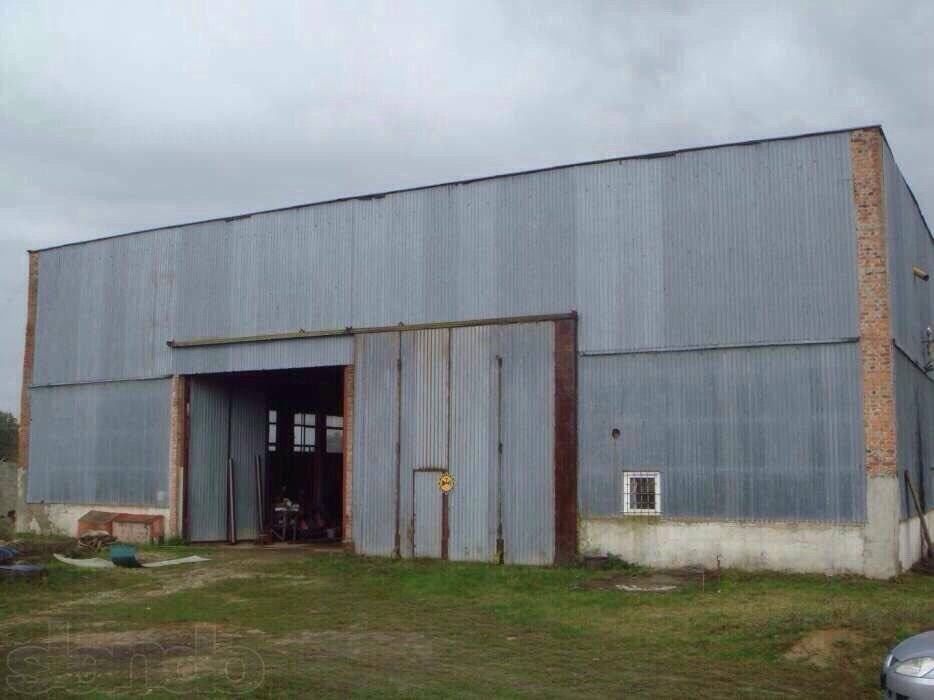 Металевий ангар