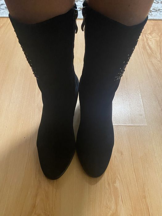 Продам чобітки натуральна замша демисизон жіночі