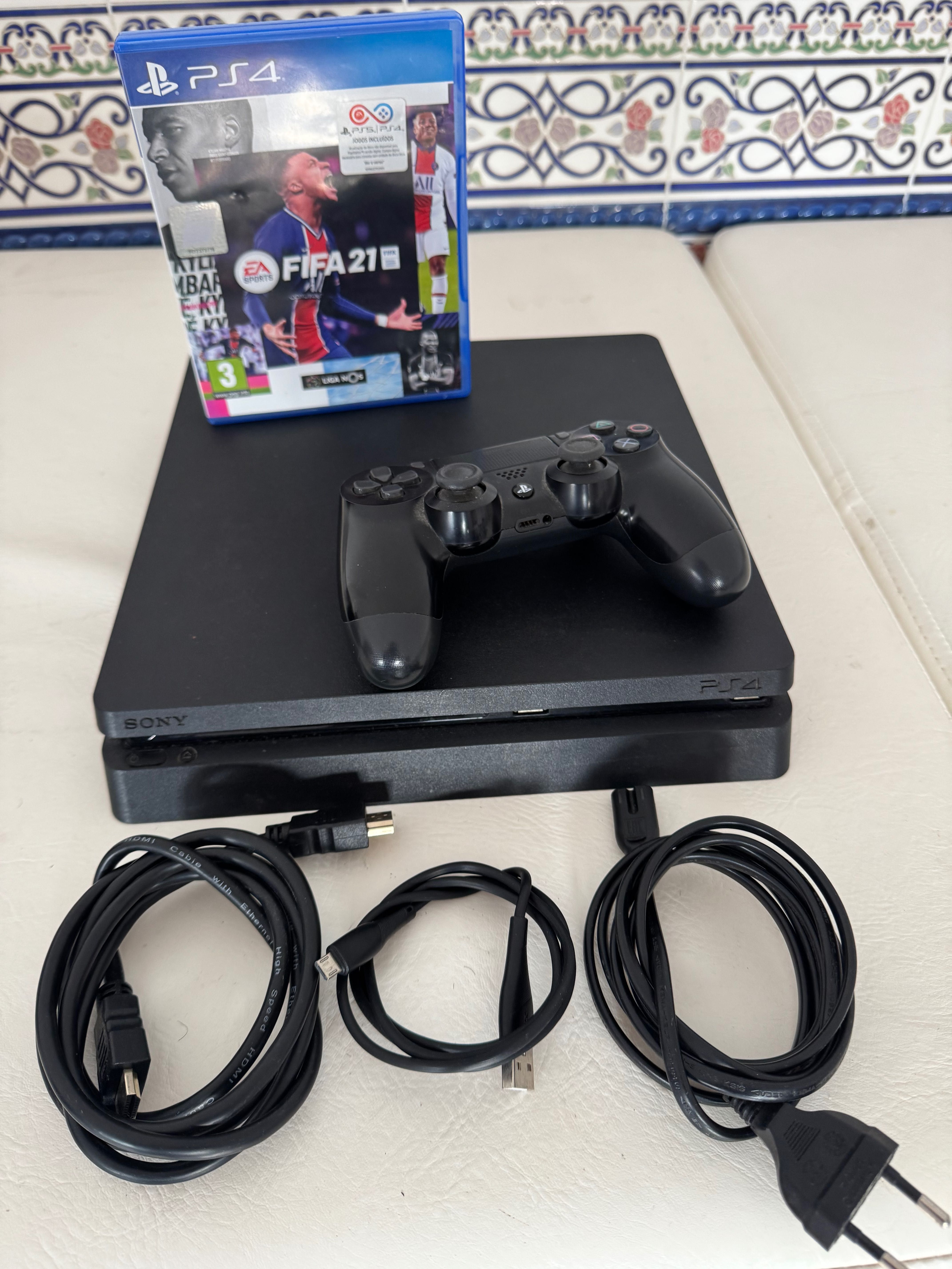PlayStation 4 com 1 jogo