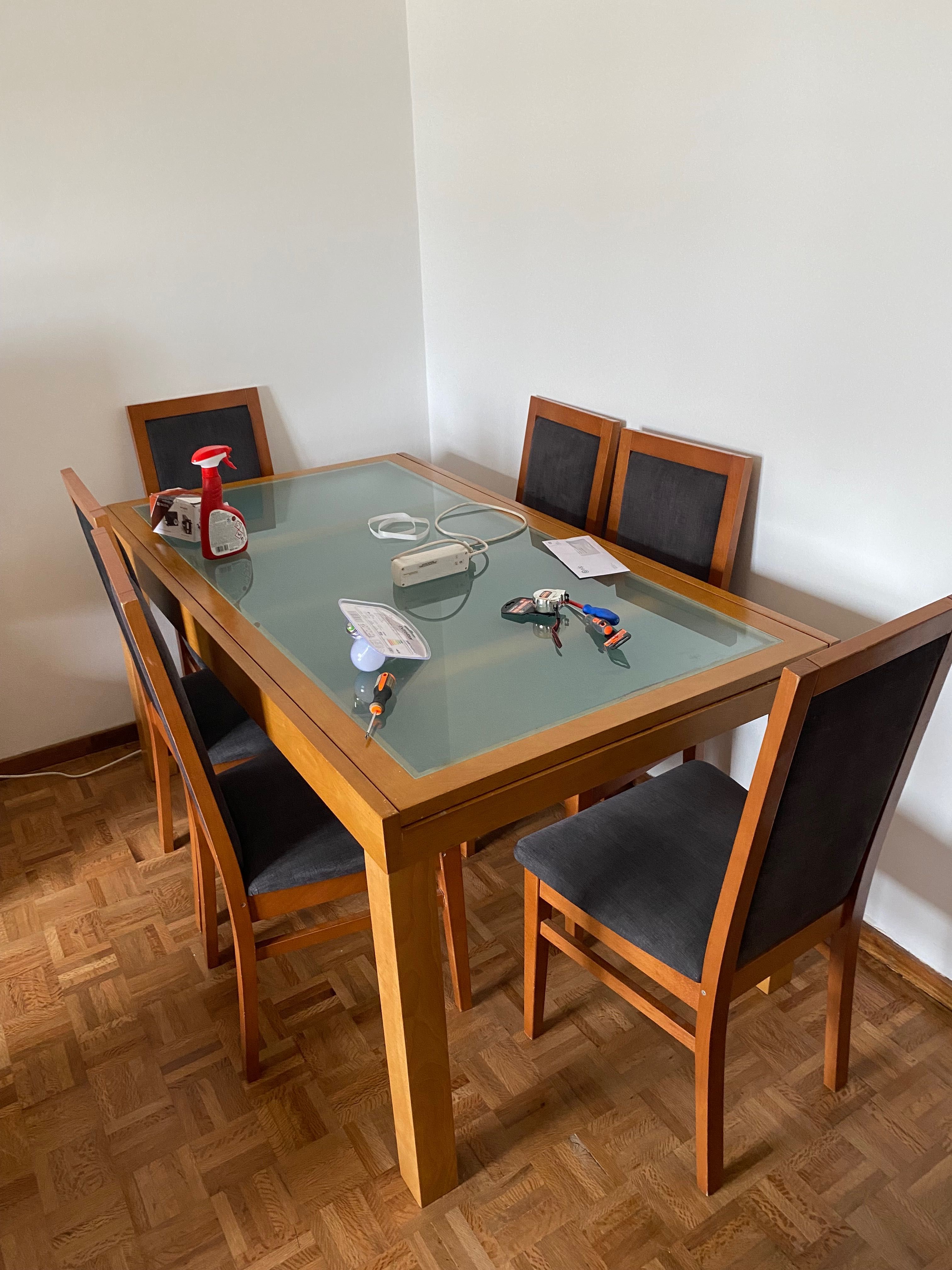 Mesa de jantar extensível com 6 cadeiras