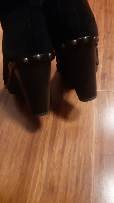 Botki Venezia 36, zamszowe