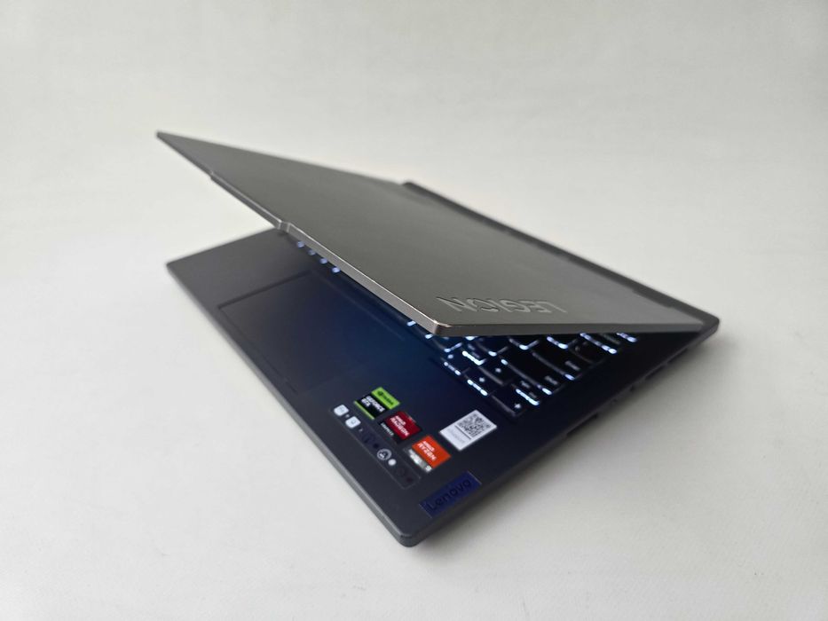 Lenovo Legion Slim 5 14APH8 R9 7940HS/RTX 4060/RAM 16GB/SSD 1TB/OLED