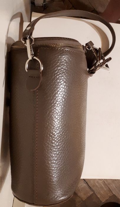 Женская сумочка кожаная.