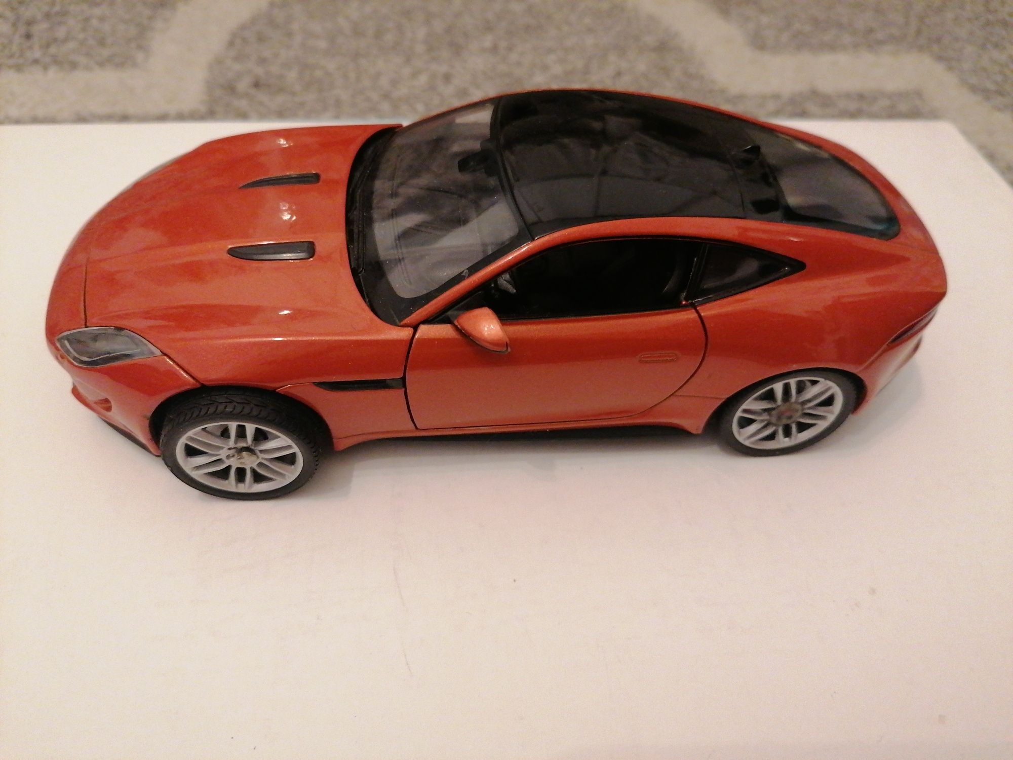 Model Jaguar Coupe 1/24 Welly