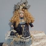 Stara lalka z porcelany