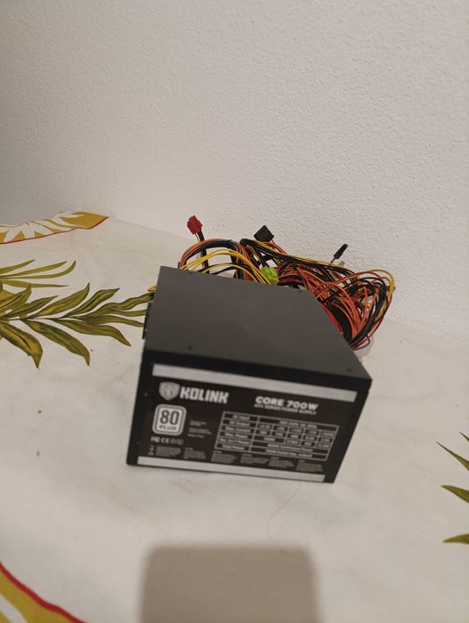 Fonte ATX Kolink Core 700W 80Plus ---Ler Descrição---