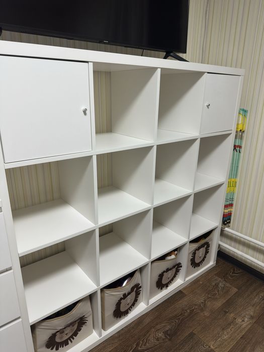 Стелаж для іграшок