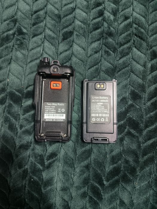 Продається нові дві рації Baofeng UV-9r (plus)