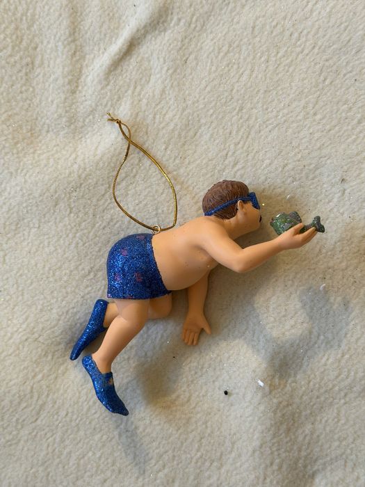 Enfeite sereio merman em porcelana com glitter – vários