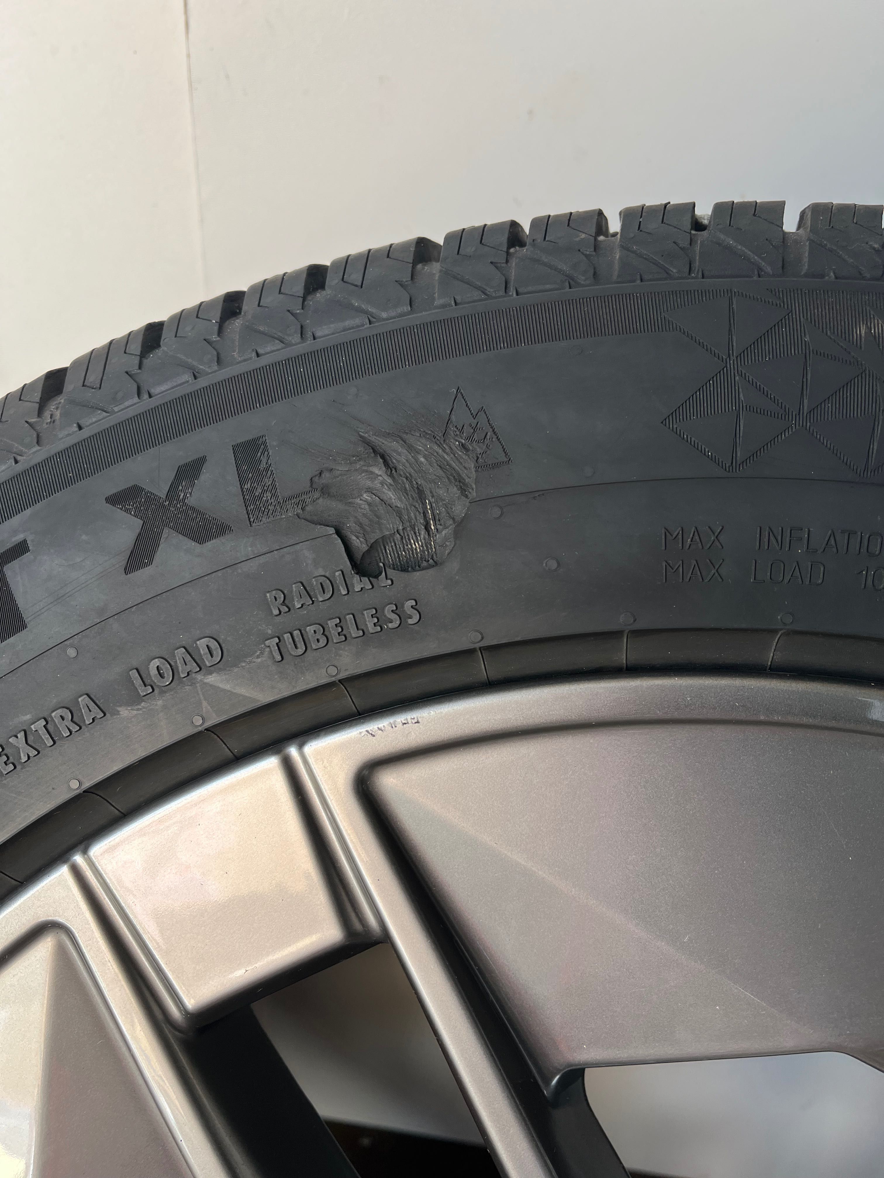 Koła 20 BMW IX I20 oryginalne, opony zimowe 235/60 R20