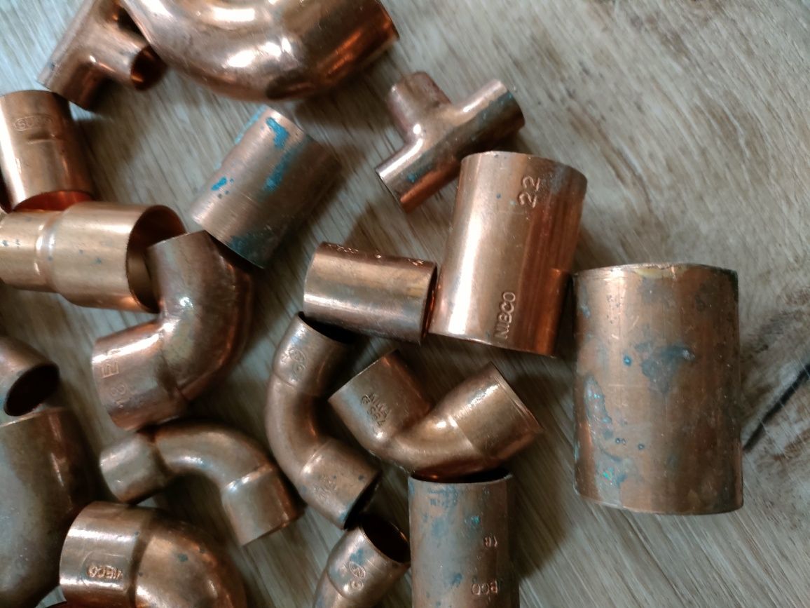 Kształtki miedziane rurki kolanka 18 mm różne