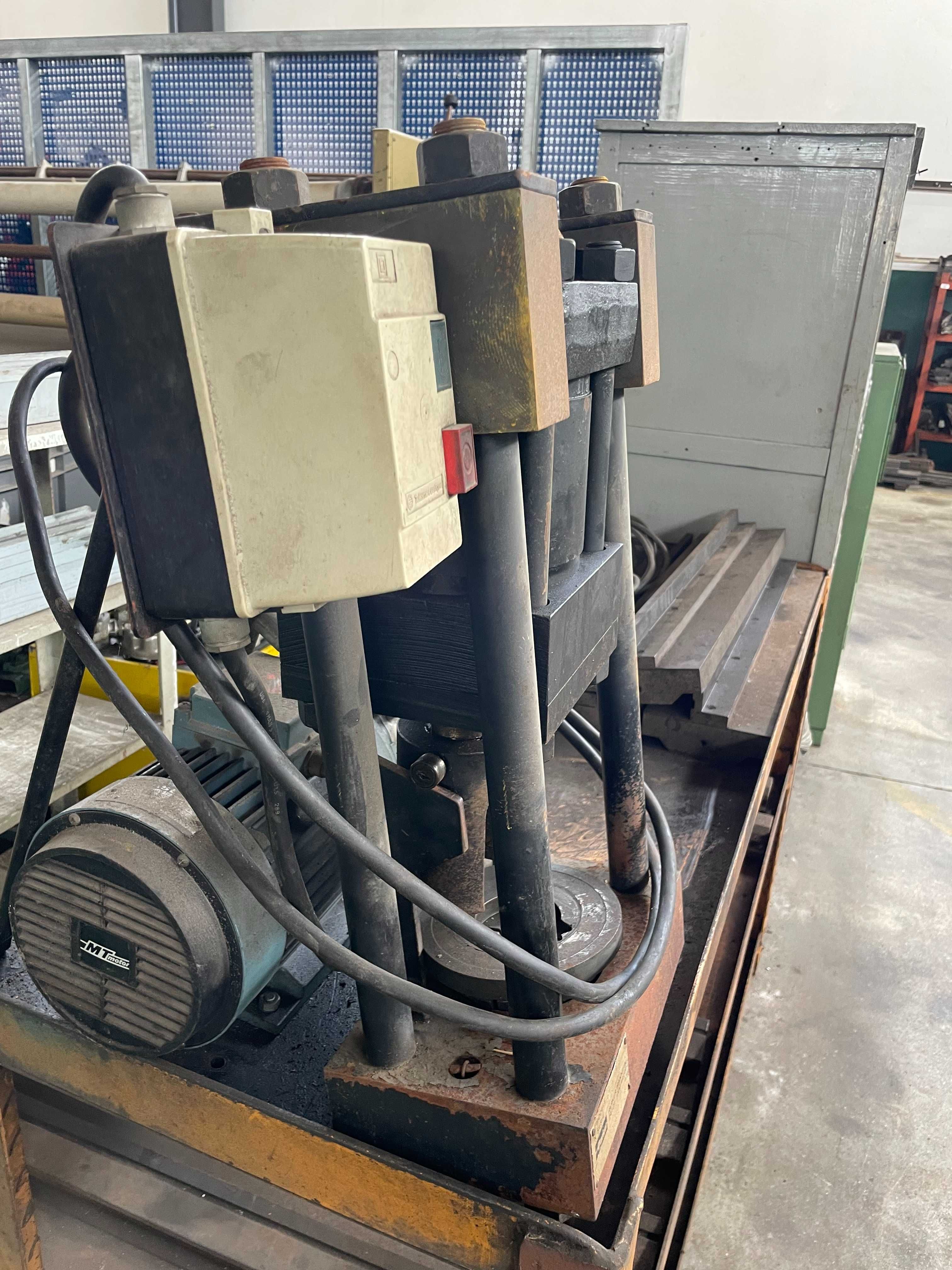 Máquina de abucardar tubos PARKER