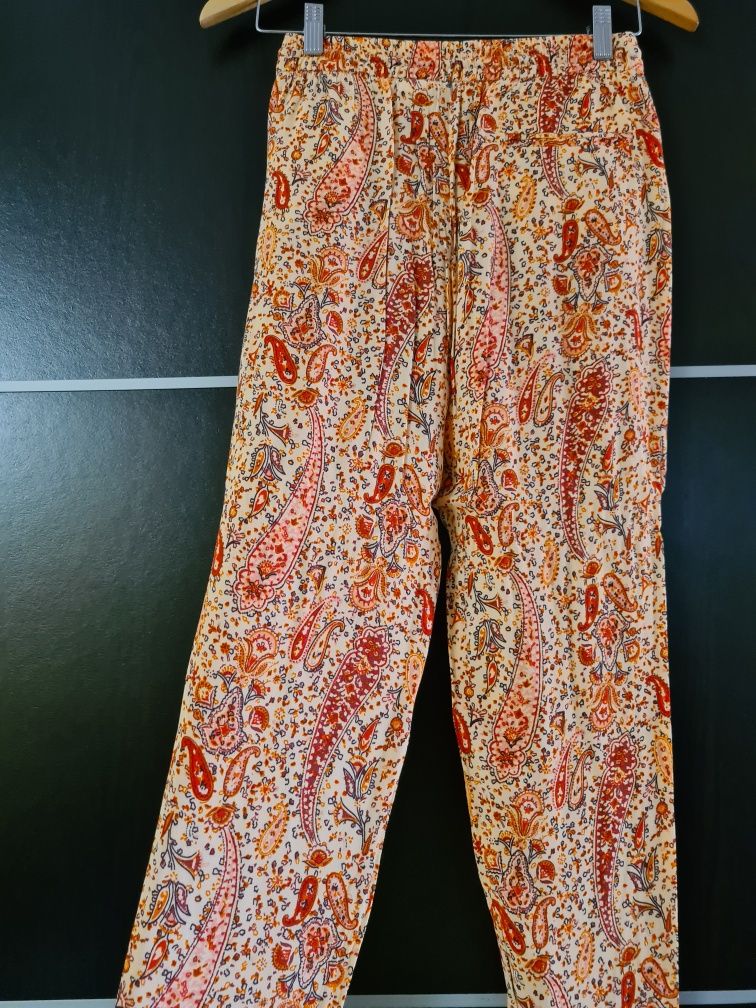 Calças fluídas Zara