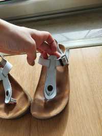 Sandálias marca adquadus tamanho 35