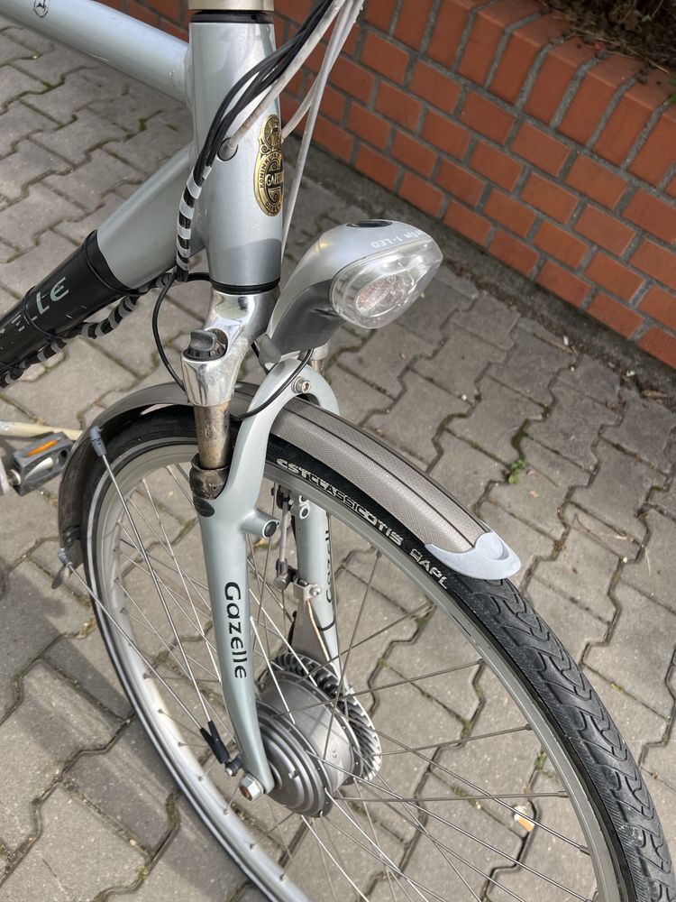 Rower elektryczny GAZELLE SAPHIR 36V z manetką, bateria do naprawy