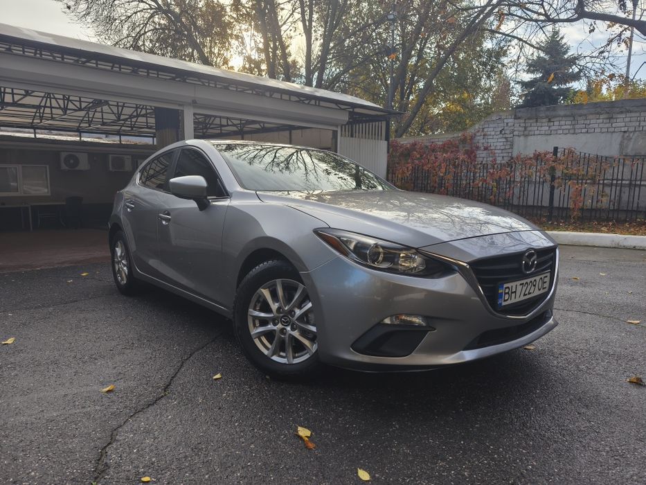 Мазда 3  2014 г 2.0 бензин автомат
