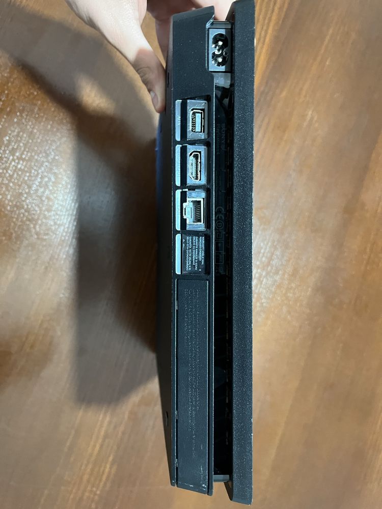 Playstation 4 slim 500g + 2 comandos +2 Fifas 22 e 23