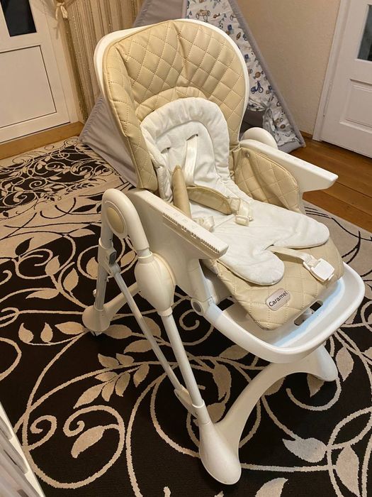 Дитяче крісло для годування