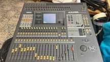 Mesa digital Yamaha O2R