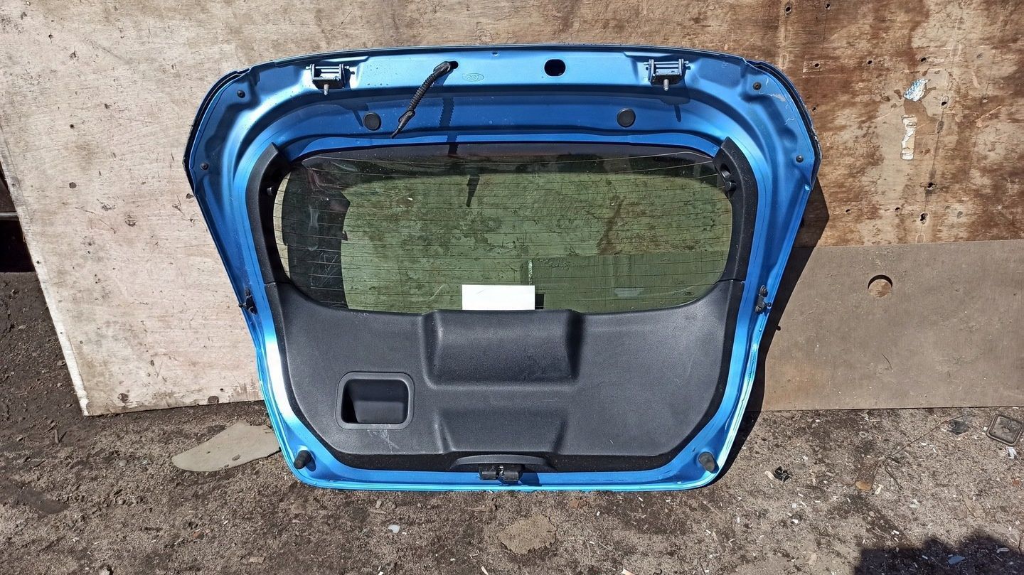 lotka spoiler Tył Ford Fiesta MK VI 08-12 MK7 zamek klapa