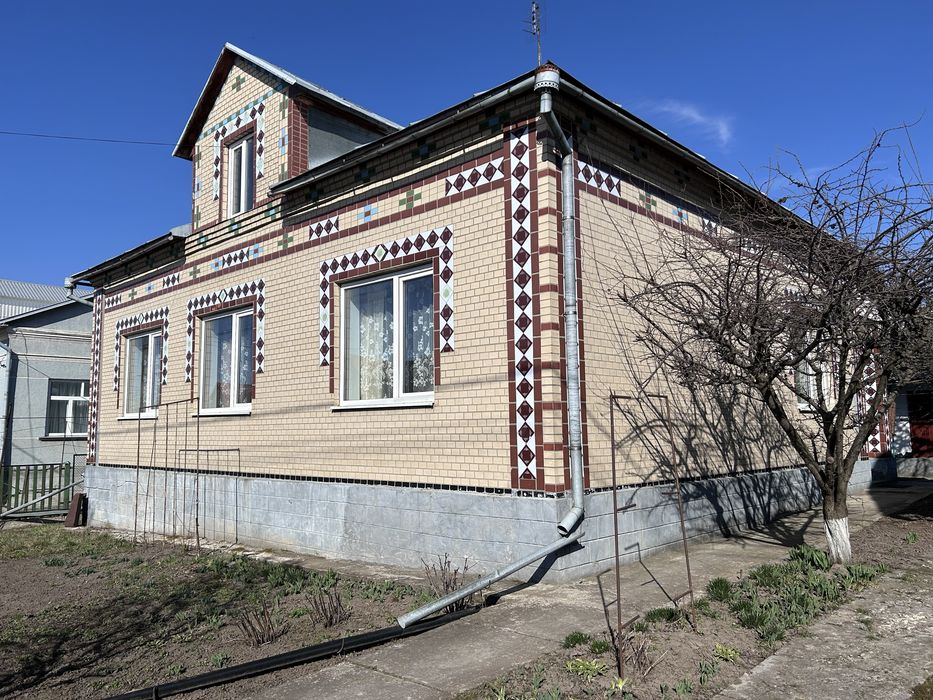 Продається будинок м. Волочиськ, вул. Олени Пчілки 14