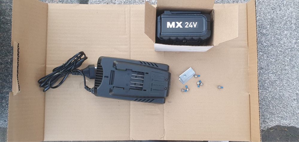 Robot koszący LawnMaster VBRM16 OcuMow | Do 100 m² | 24V | 1250 zł