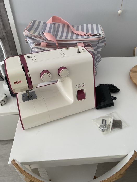 Máquina De Costura Alfa NEXT30
