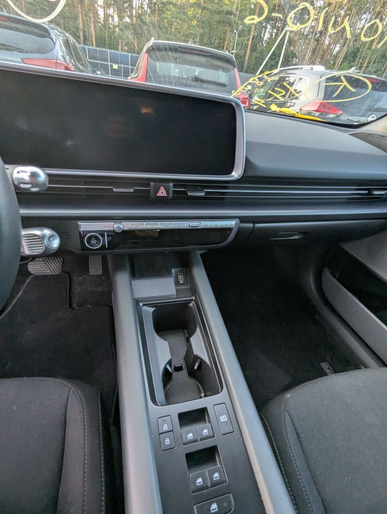 Іонік 6 Ioniq 6 2023 року