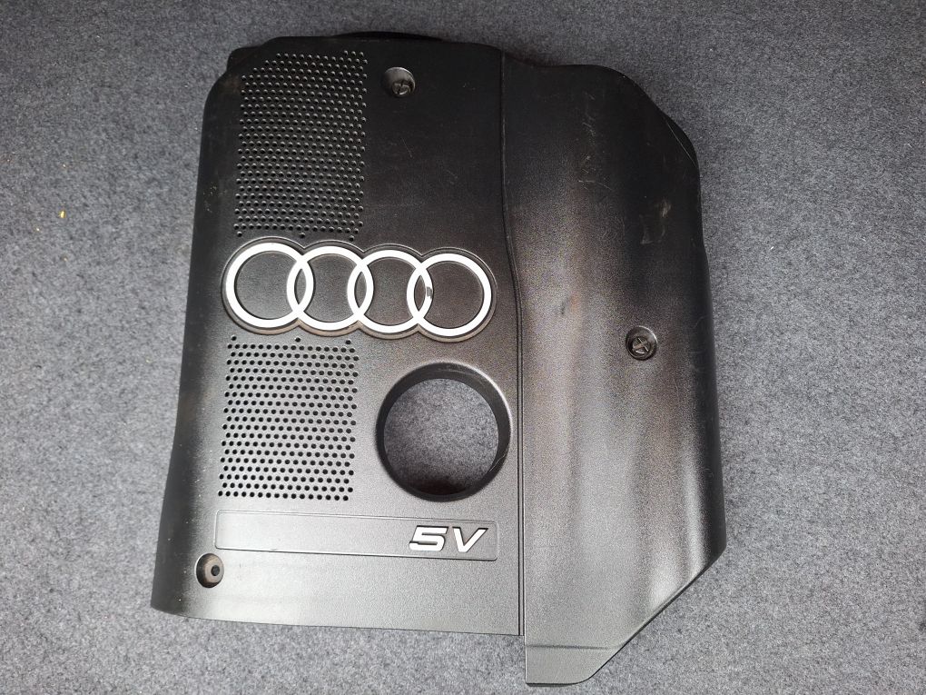 Накладка двигуна (декоративна кришка) Audi 1.8T