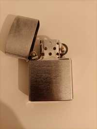 Isqueiro tipo zippo