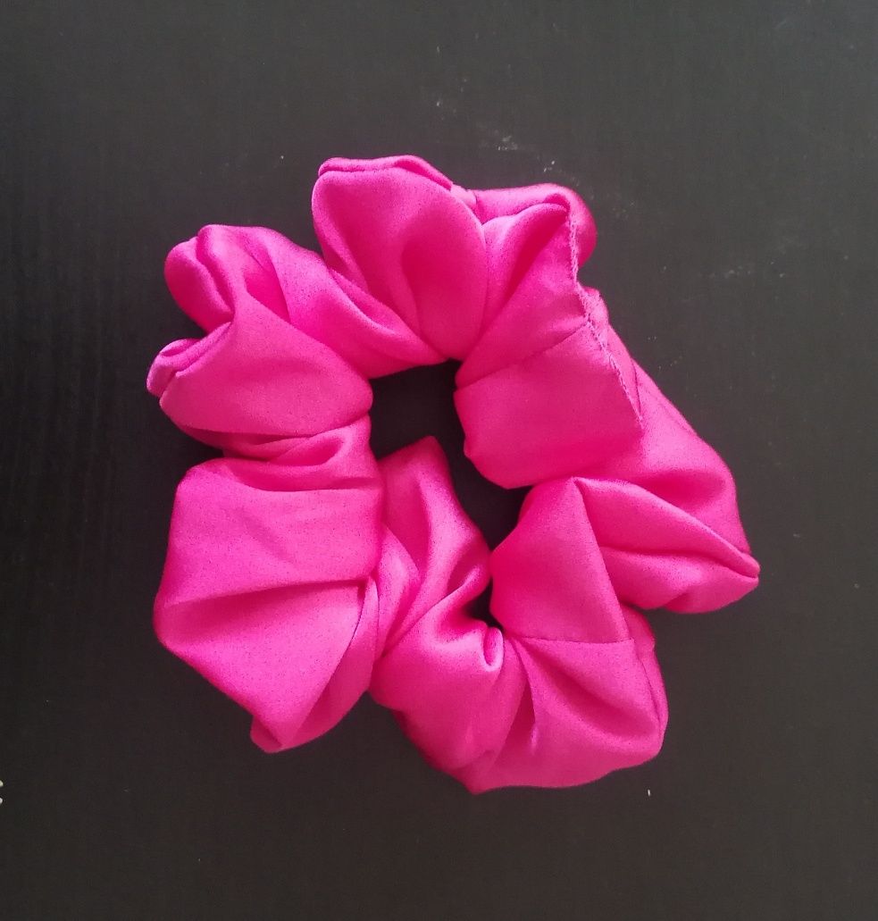 Jedwabna scrunchie FUKSJA