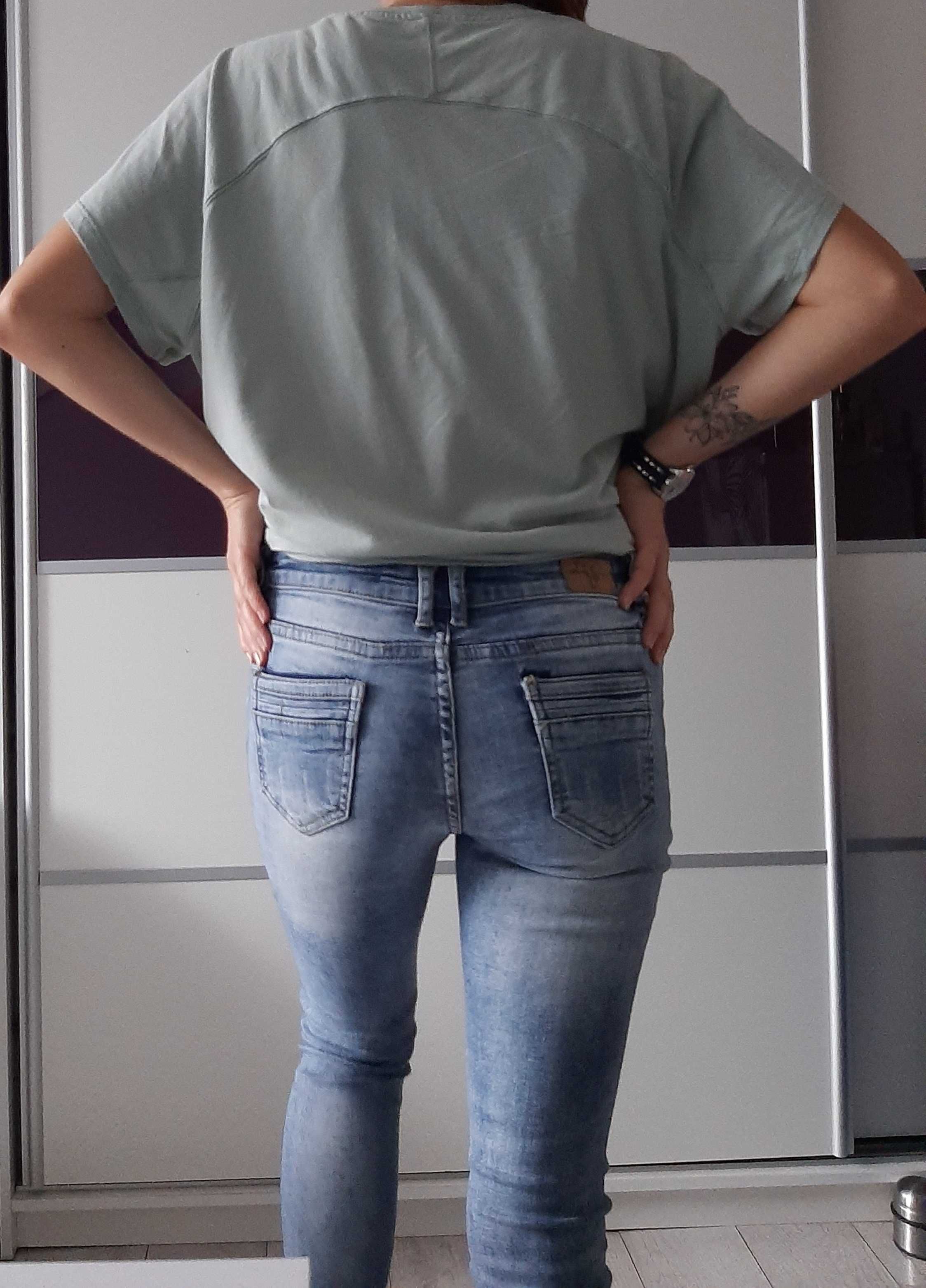 Jasne jeansy slim fit