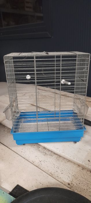 Gaiola para passaros e suporte