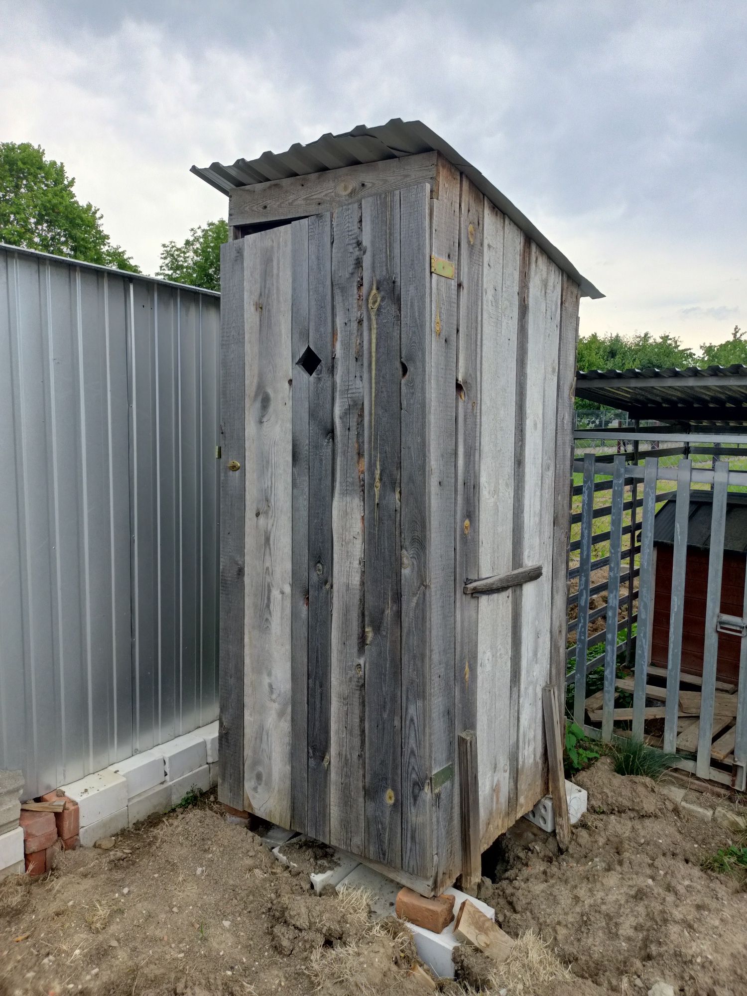WC toaleta wychodek kibelek na budowę
