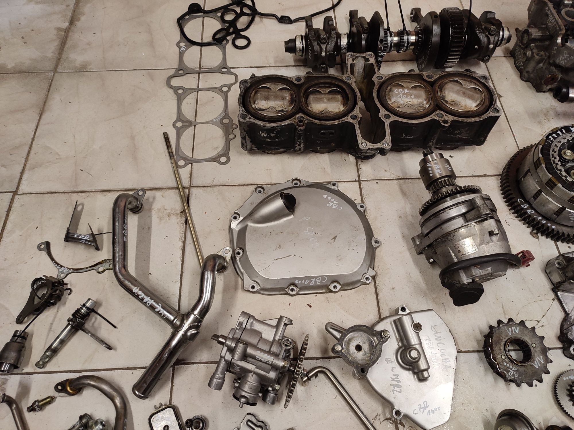 Honda CBR 1000 F SC21 sc24 sc09 silnik części cylinder głowica kapa