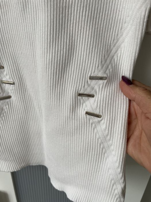 Bluzeczka wyciete ramiona Marciano by Guess