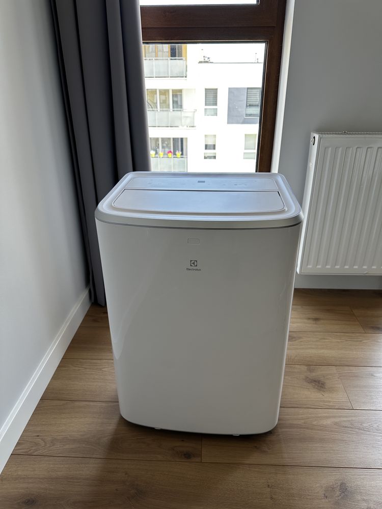 Klimatyzator Electrolux EXP34U339CW jak nowy