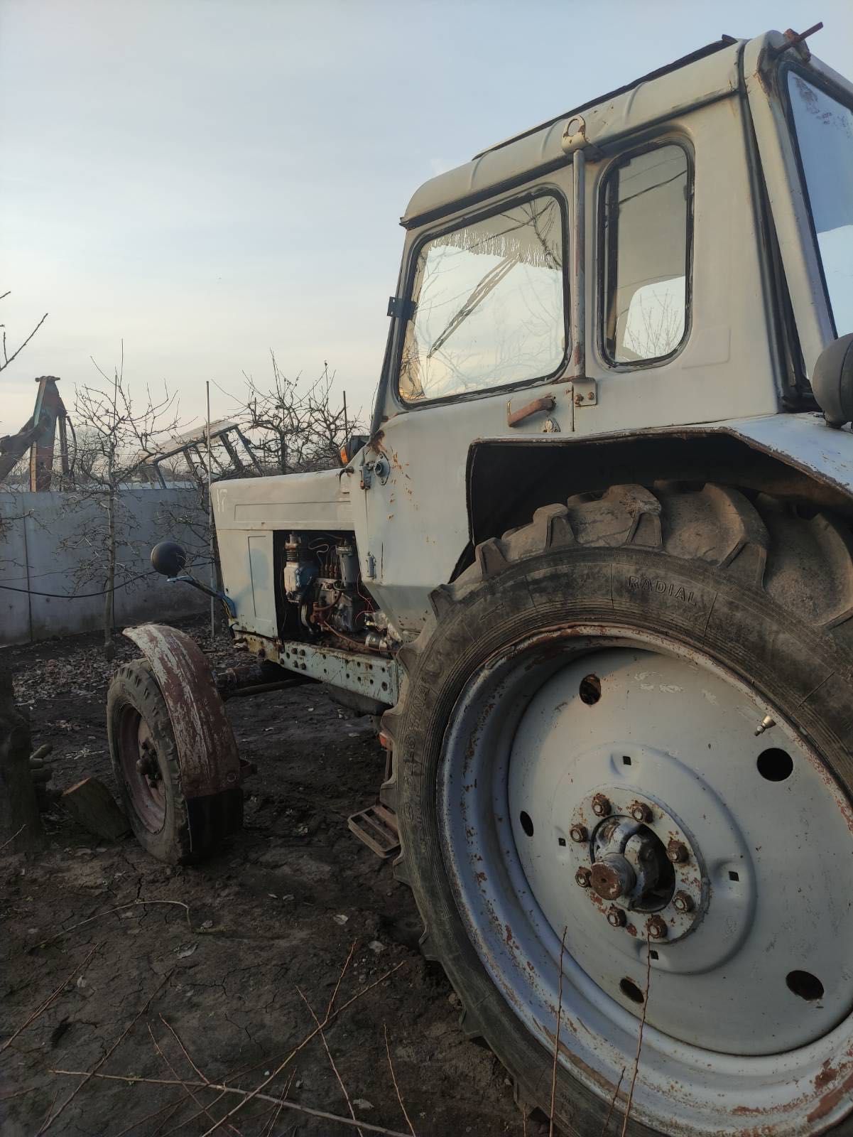 Продам трактор МТЗ-80 цілий або по запчастинам
