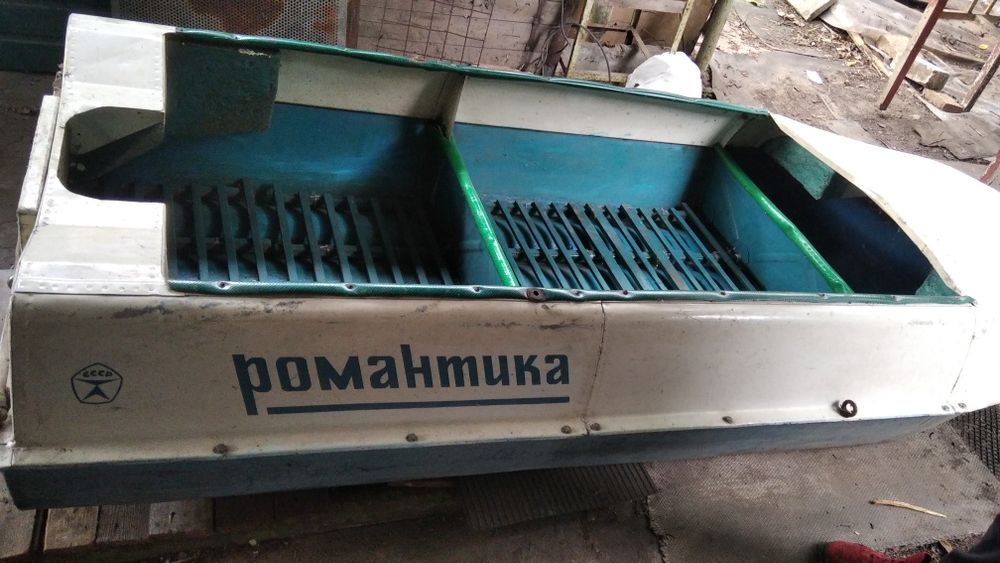 Продам лодку Романтика